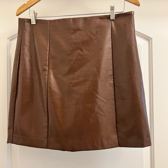 NWT ASTR Audrey Faux Leather Croc Skirt in Brown - Picture 5 of 12